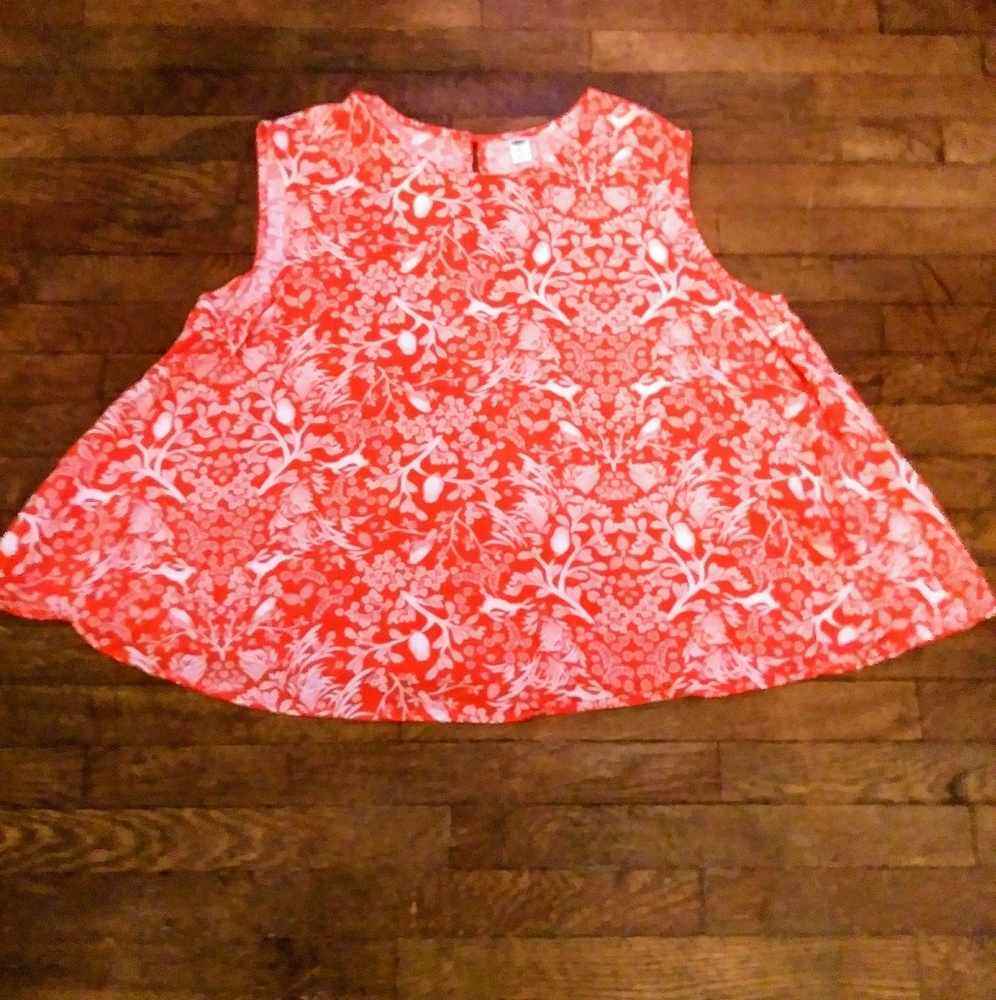 🐰🌞Old navy forest flowy top🌞🐰